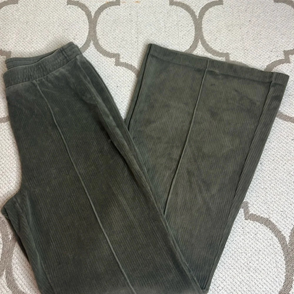 Aerie Groove-On Rib Velour Flare Pant, medium long